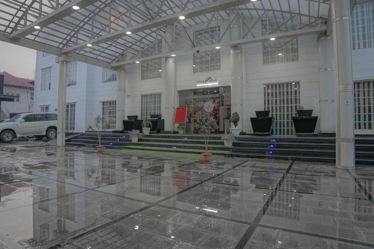 Hotel Rose Petal Srinagar Екстериор снимка