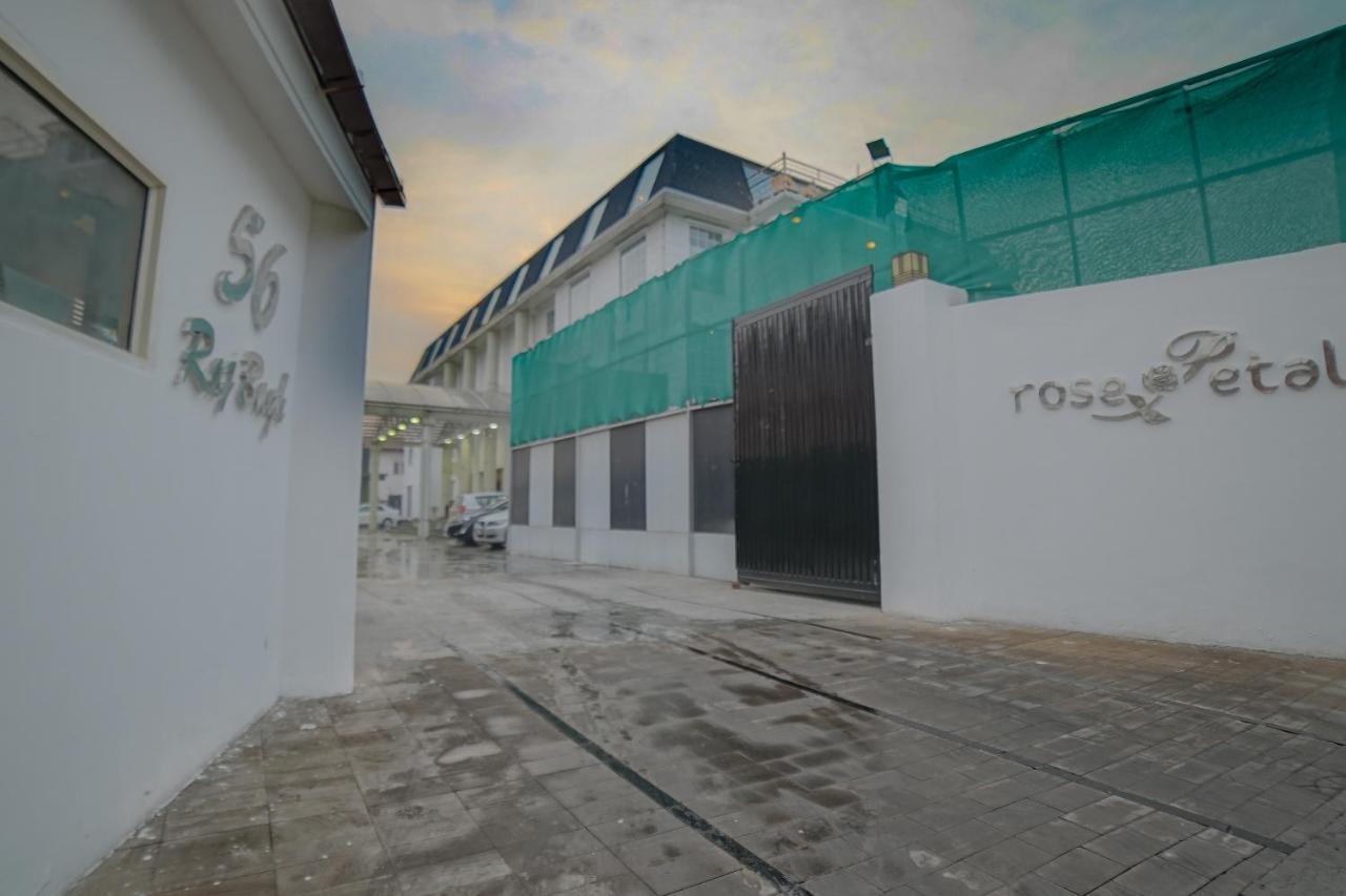 Hotel Rose Petal Srinagar Екстериор снимка