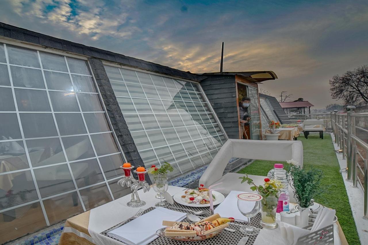 Hotel Rose Petal Srinagar Екстериор снимка