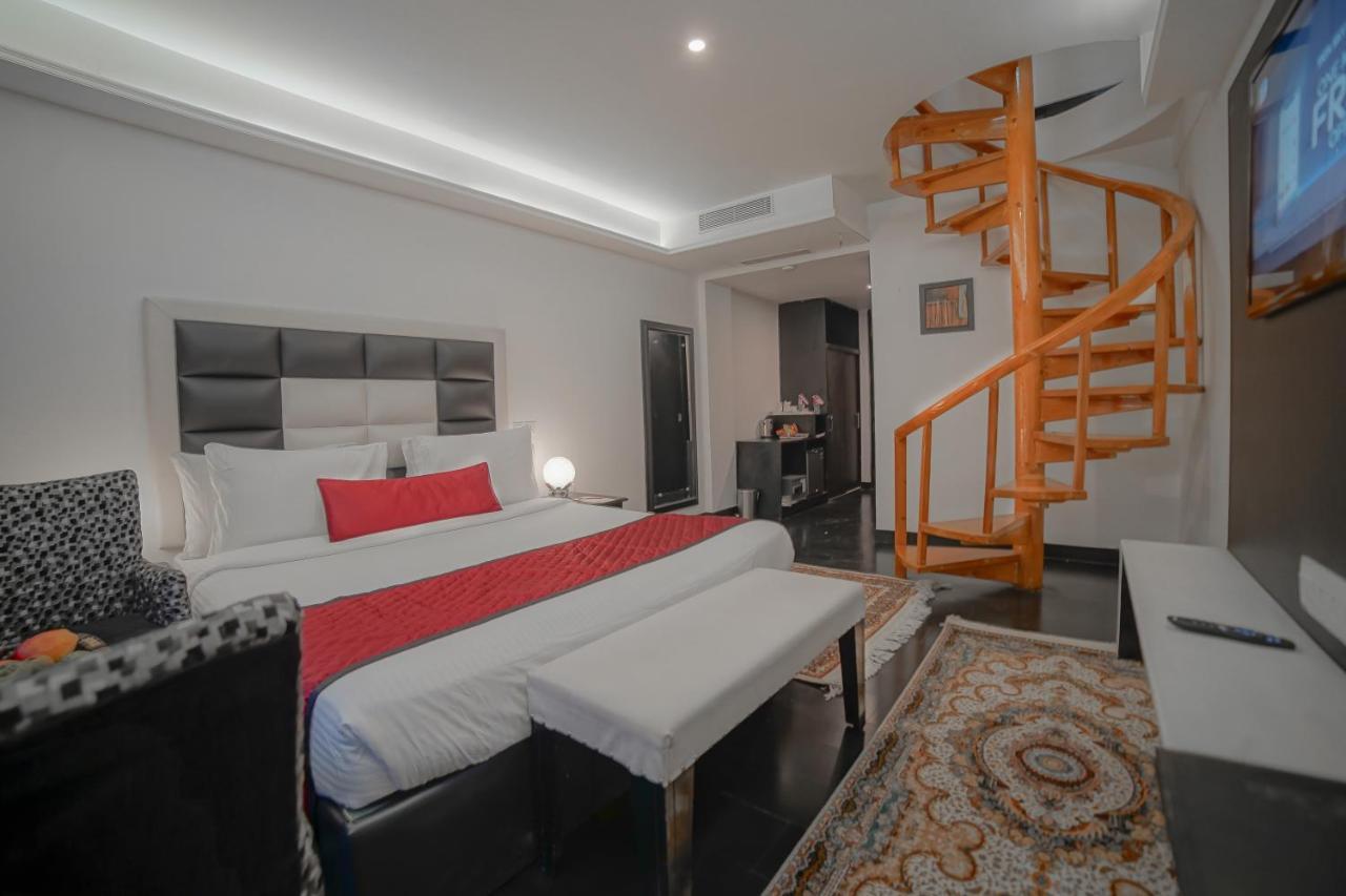 Hotel Rose Petal Srinagar Екстериор снимка
