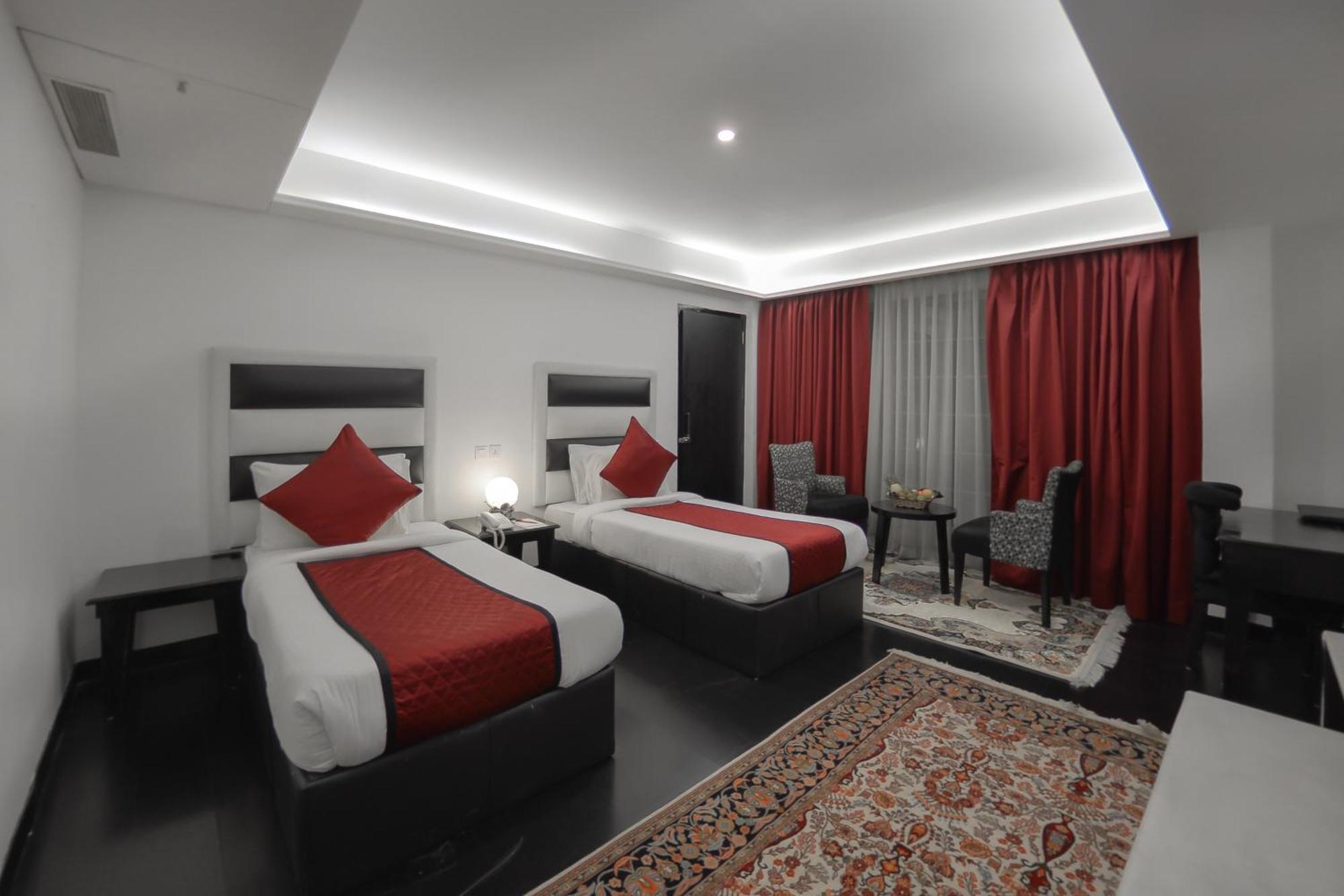 Hotel Rose Petal Srinagar Екстериор снимка