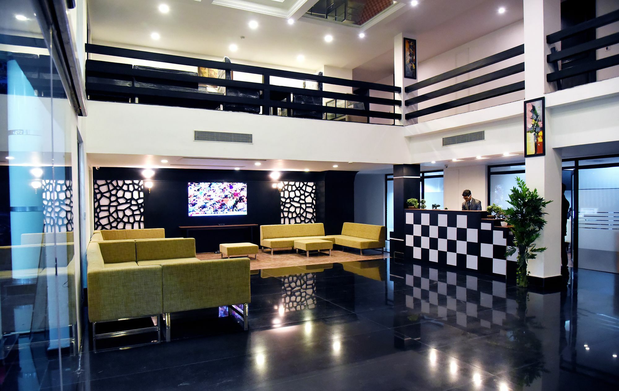 Hotel Rose Petal Srinagar Екстериор снимка